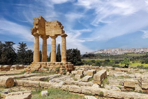 Ruin, temple of the Dioscuri, also temples of Castor and Pollux, 480 and 460 BC, reconstruction,