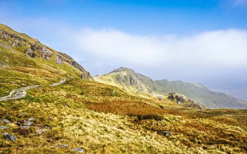 Pyg Track over Llyn Llydaw lake, Pen-y-Pass, mountain pass, Snowdonia, Gwynedd, north-west Wales,