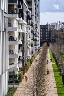 Modern residential neighbourhood along Toulouser Allee, high-rise buildings with flats and offices,