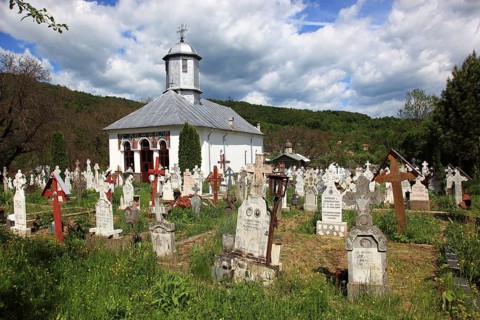 Biserica Sfantul Ierarh Nicolael, Saint Nicholas Church, with cemetery, in the municipality of