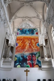 Luminous altarpiece by the painter Jacques Gassmann, Heavenly Jerusalem created in 2011, chancel of