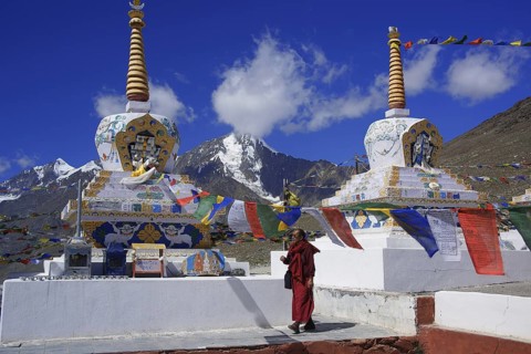 India, Stupa, Temple, Kunzum Pass, Kunzum La Pass, Monk, Buddhism, Religion