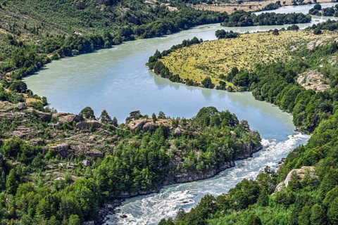 River Rio Baker River, rapids in the river that are bypassed by the Corte San Carlos historical