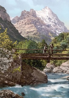 Grindelwald, Fußgängerbrücke und Berggipfel, Bernese Oberland, Switzerland, Historic, digitally