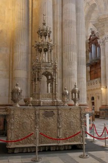 Silver monstrance in the Cathedral of the Holy Cross over the Sea, Catedral de Santa Cruz sobre las