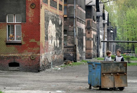 BYTOM, POL, 02.05.2004 - Children on a backyard of a mining settlement in Bytom, Poland