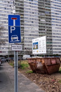 Duisburg-Hochheide, large housing estate Wohnpark Hochheide, 6 20-storey high-rise buildings with