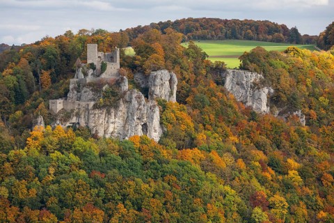 Indian summer on the Swabian Jura in the Nenninger Valley with the ruins of Reussenstein Castle