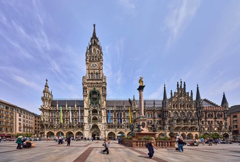 New Town Hall, Town Hall Tower, neo-Gothic style, architect Georg von Hauberrisser, Mariensäule,