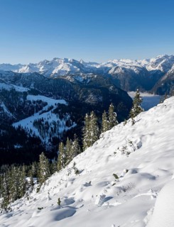 Snow-covered mountain landscape with mountain panorama on the Jenner, view of the Steinernes Meer,