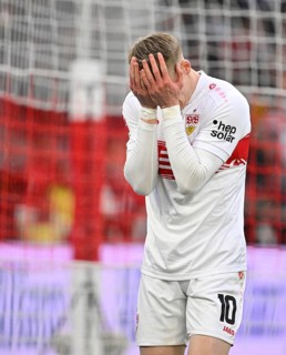 Chris Fuehrich VfB Stuttgart (10) disappointed Gesture Gesture Football Bundesliga, MHPArena, MHP