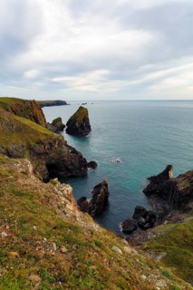 Rocky coast at Kynance Cove, cliffs, Mount's Bay, Lizard Peninsula, Cornwall, England, Great
