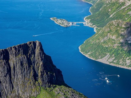 Island Husoy, fjord Ornfjorden, Senja island, Norway