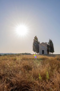 Cappella della Madonna di Vitaleta, Vitaleta chapel near Pienza in summer, Val d'Orcia, Province of