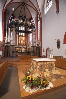 Altar room of the late Gothic Basilica of St. Martin, interior view, Bingen, Rhineland-Palatinate,