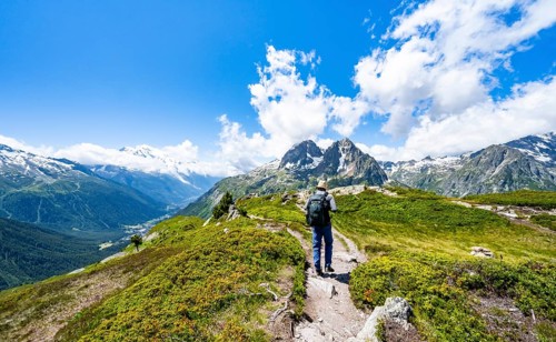 Mountain panorama with glaciated mountain peaks, Aiguille du Midi and Mont Blanc, Aiguille de