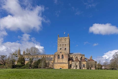 Former abbey church, flag, Tewkesbury, Gloucestershire, England, Great Britain