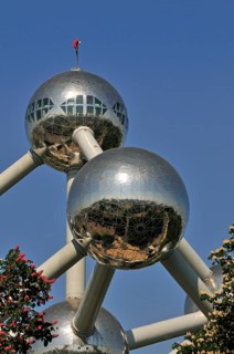 Atomium, built in 1958 for the World Exhibition, uses nine atoms to represent the body-centred