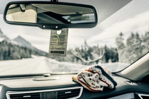 Winter road trip on the Icefields Parkway with lots of snow and ice, Banff National Park, Jasper