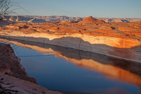 Page, Arizona - The water reservoir behind the Glen Canyon Dam is only 27 percent full. White rock