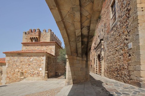 Arco de la Estrella, view from below, archway with city wall, UNESCO old town, Caceres, Extremadura
