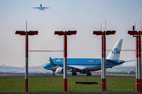 Amsterdam Schiphol Airport, Aalsmeerbaan runway, 18L-36R, KLMflieger on the runway, waiting for