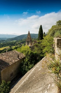 Medieval mountain village, Crestet, Vaucluse department, Provence, Provence-Alpes-Côte dAzur,