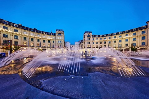 Square, historic commercial building, Karlsplatz roundel, neo-Baroque style, architects Gabriel von