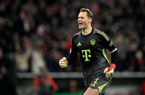 Cheering, goal celebration, goalkeeper Manuel Neuer FC Bayern Munich FCB (01) Football Bundesliga,