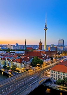 City view, elevated viewpoint with Spree, Nikolaiviertel quarter, Rotes Rathaus and Fernsehturm in