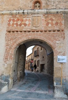 Medieval town gate, Pedraza, province of Segovia, Castile and Leon, Spain