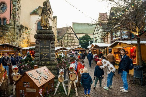 Christmas market, Eguisheim, Haut-Rhin, Grand Est Region, Alsace, France