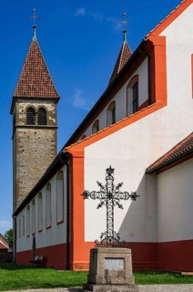 Cemetery and church of St Peter and St Paul, a Romanesque sacred building in Niederzell on the