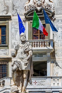 Statue of Cosimo de' Medici, in front of the Scuola Normale Superiore, Pisa, Tuscany, Italy