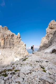 Mountaineers in the mountains, Via Ferrate Benini via Ferrate, back Bocca di Tuckett, Brenta