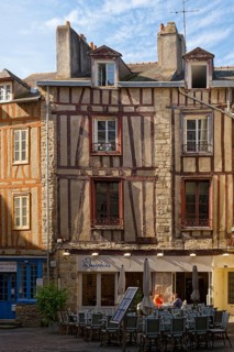 Renovated half-timbered house and restaurant on Rue des Orfevres in the old town of Vannes,