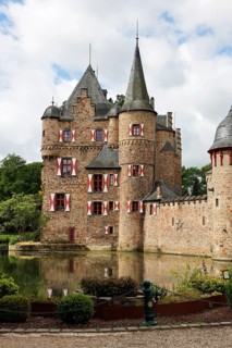 Satzvey Castle, medieval moated castle, Mechernich, Satzvey, Euskirchen Eifel district, North