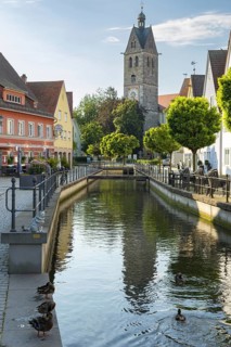 Stadtbach, behind it Our Lady's Church, Memmingen, Allgäu, Bavaria, Germany