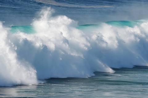 Breaking wave, Atlantic Ocean, Sagres, Algarve, Portugal