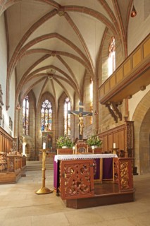 Altar and crucifix, interior view, chancel, collegiate church, Feuchtwangen, Middle Franconia,