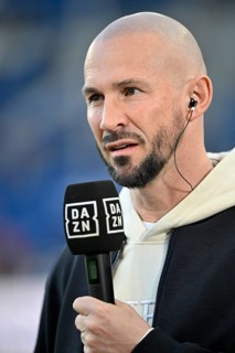 Coach Christian Ilzer TSG 1899 Hoffenheim Portrait in interview Microphone Micro Logo DAZN PreZero