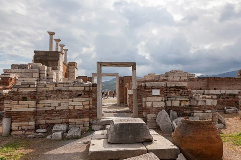 Ruins of St John's Church on Ayasoluk Hill, early Christian basilica in Byzantine Ephesus, Selçuk,