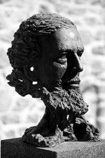 Portrait head Wilhelm Liebknecht by Gerhard Burk, grey patinated bronze, Giessener Köpfe, Altes