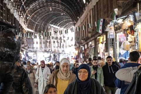 Damascus, Syria. December 7th 2025. Souk al Hamidiyeh busy with crowds of Syrian people shopping in