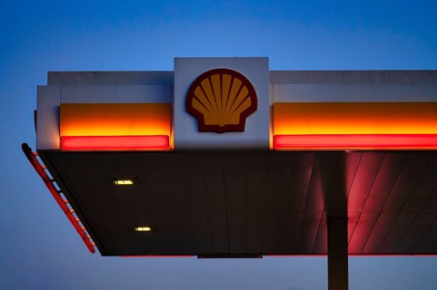 Logo, SHELL gas station, blue hour, Fellbach, Baden-Württemberg, Germany