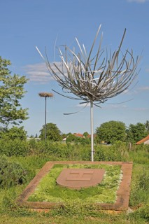 Sculpture Stork's Nest by Karl-Heinz Zwick 2001, modern art, abstract art, metal sculpture,