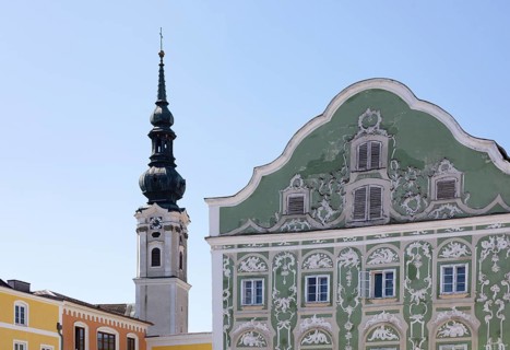 Market square with rococo stucco facades on the town houses, Obernberg am Inn, Innviertel, Upper