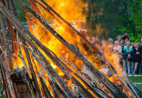 Big Easter bonfire in Britzer Park, Berlin, 19.04.2014