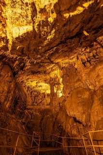 The cave is located about 11 kilometres from Alanya on the western slope of Cebeli Reis Mountain,