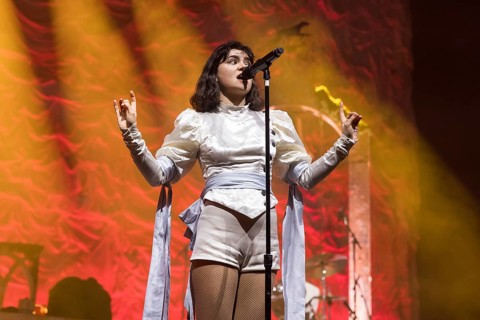 Abigail Morris, singer of The Last Dinner Party live at the Berlin velodrome on 22.02.2026